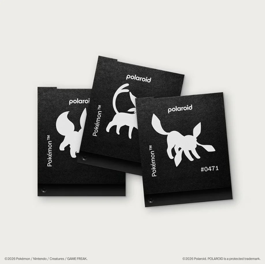 Darkslides du film Polaroid x Pokémon Sylveon